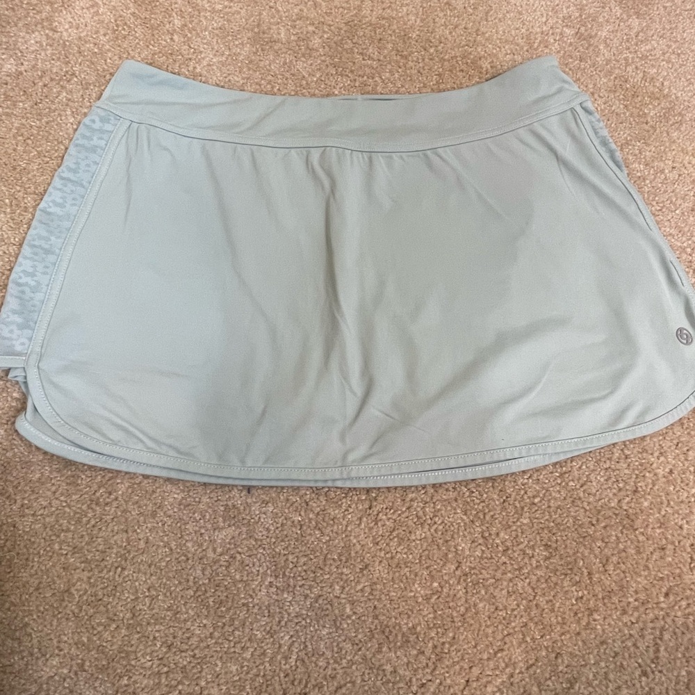 Lija size large mint green golf/tennis/work out skirt with side lace ins…